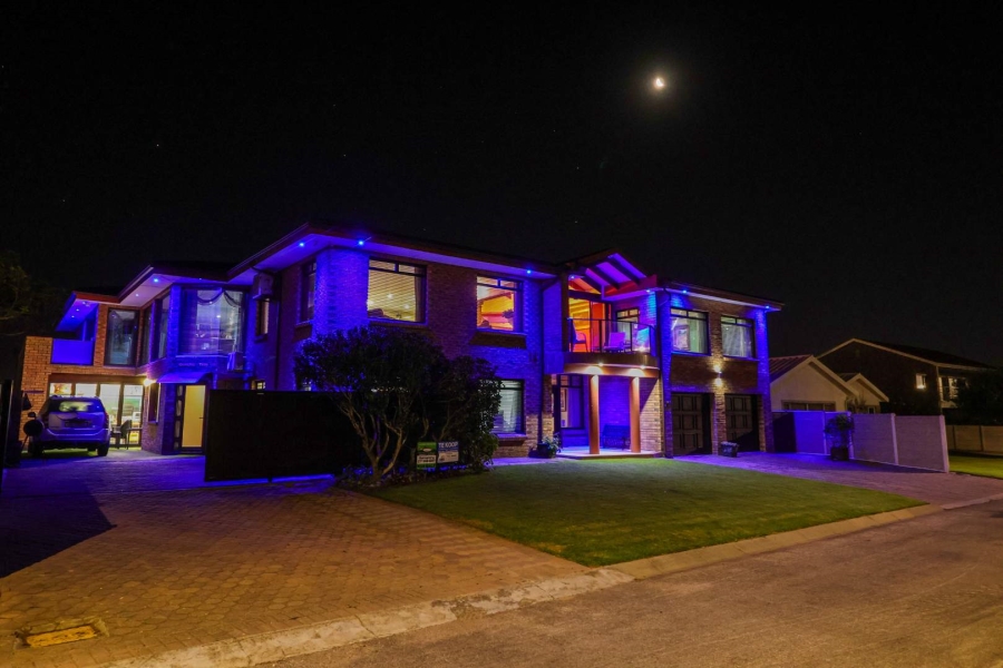 7 Bedroom Property for Sale in Bayview Western Cape